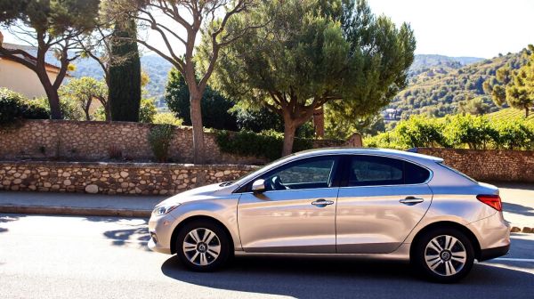 Guide pour vendre votre voiture d'occasion en toute sécurité à Mougins